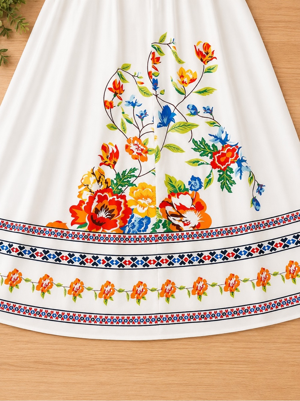 White Floral Maxi Dress with V-Neck - Picture 4 of 4